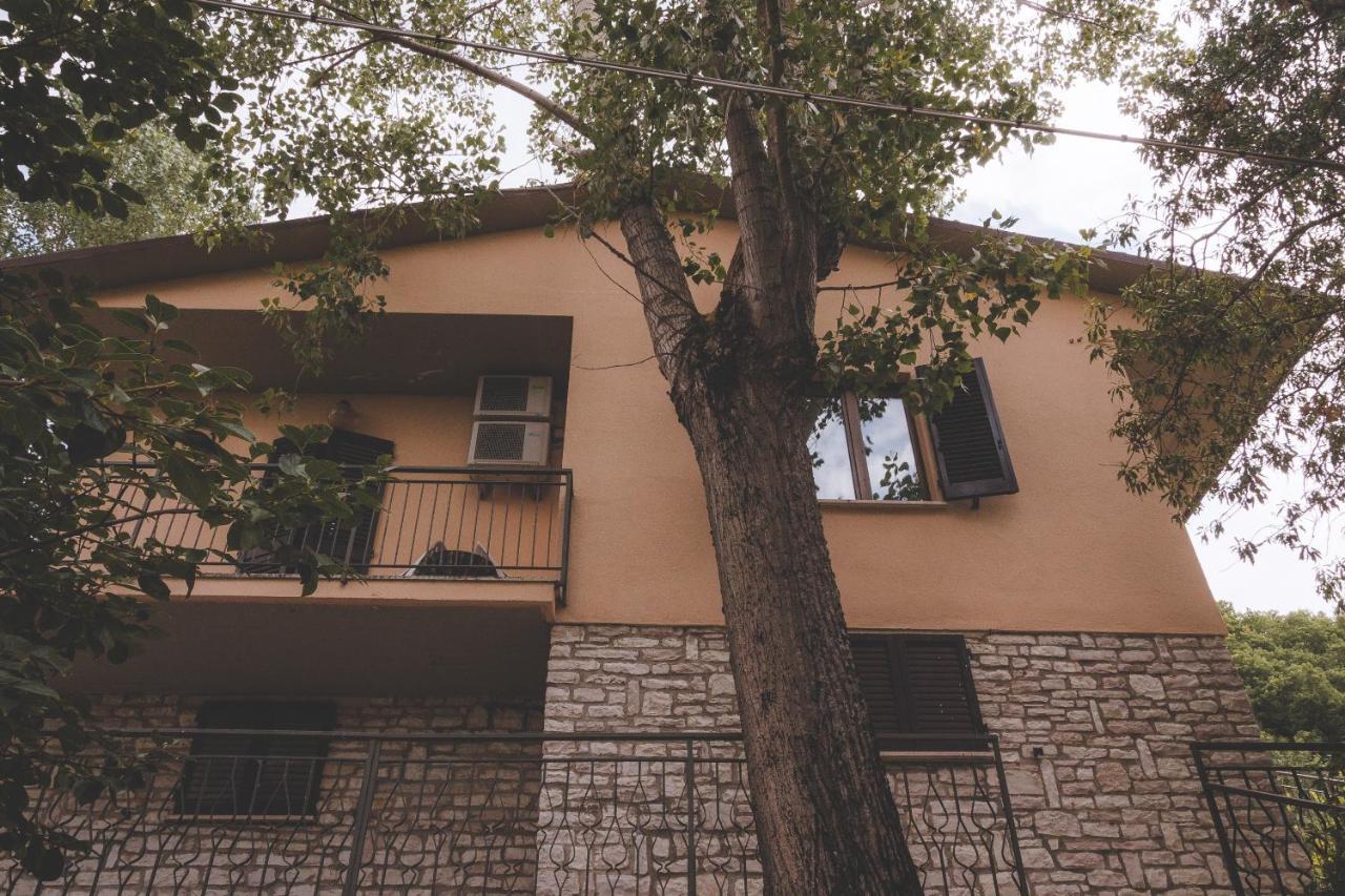 הוילה נוצ'רה אומברה Agriturismo Le Francesche מראה חיצוני תמונה